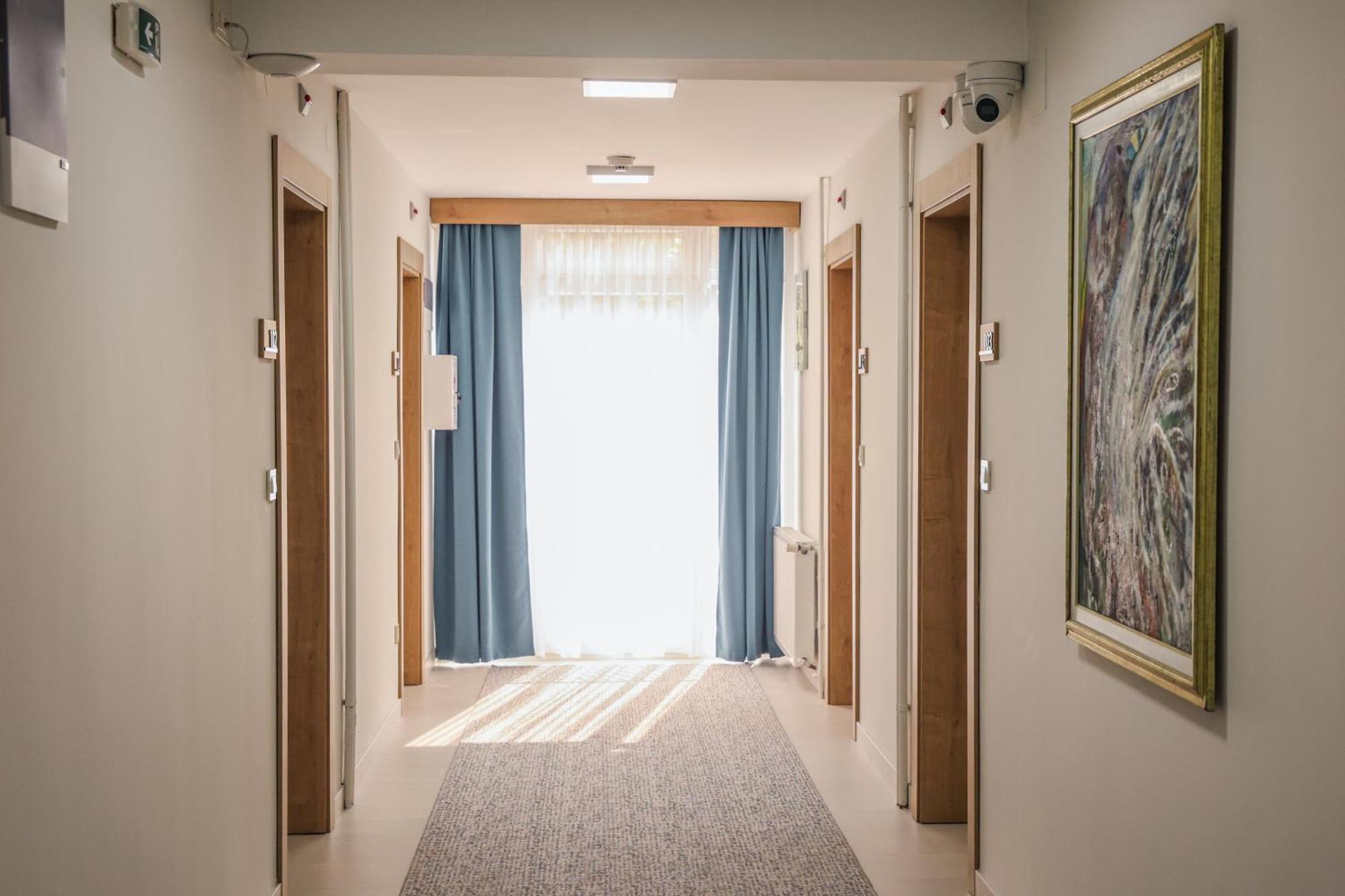 Grand Park Rooms & Apartments Cacak Bagian luar foto