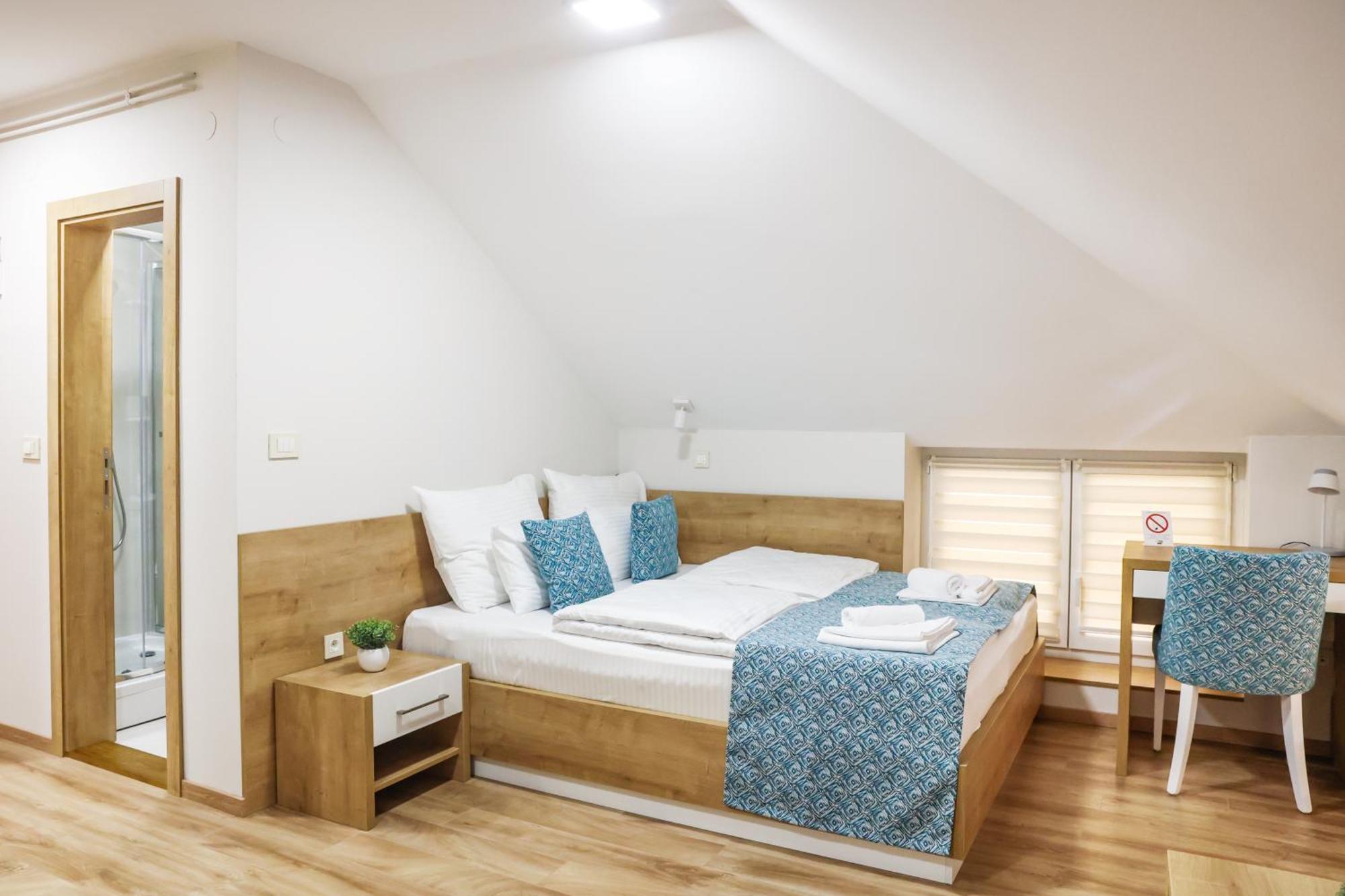 Grand Park Rooms & Apartments Cacak Bagian luar foto