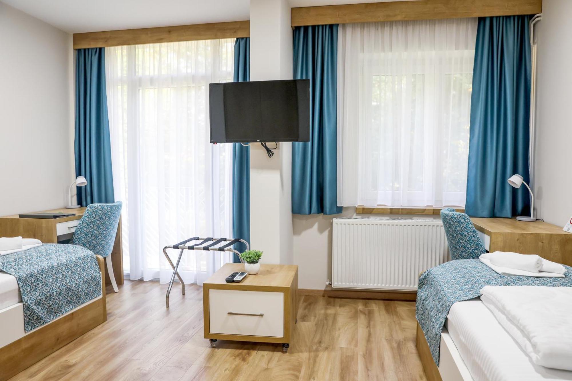 Grand Park Rooms & Apartments Cacak Bagian luar foto