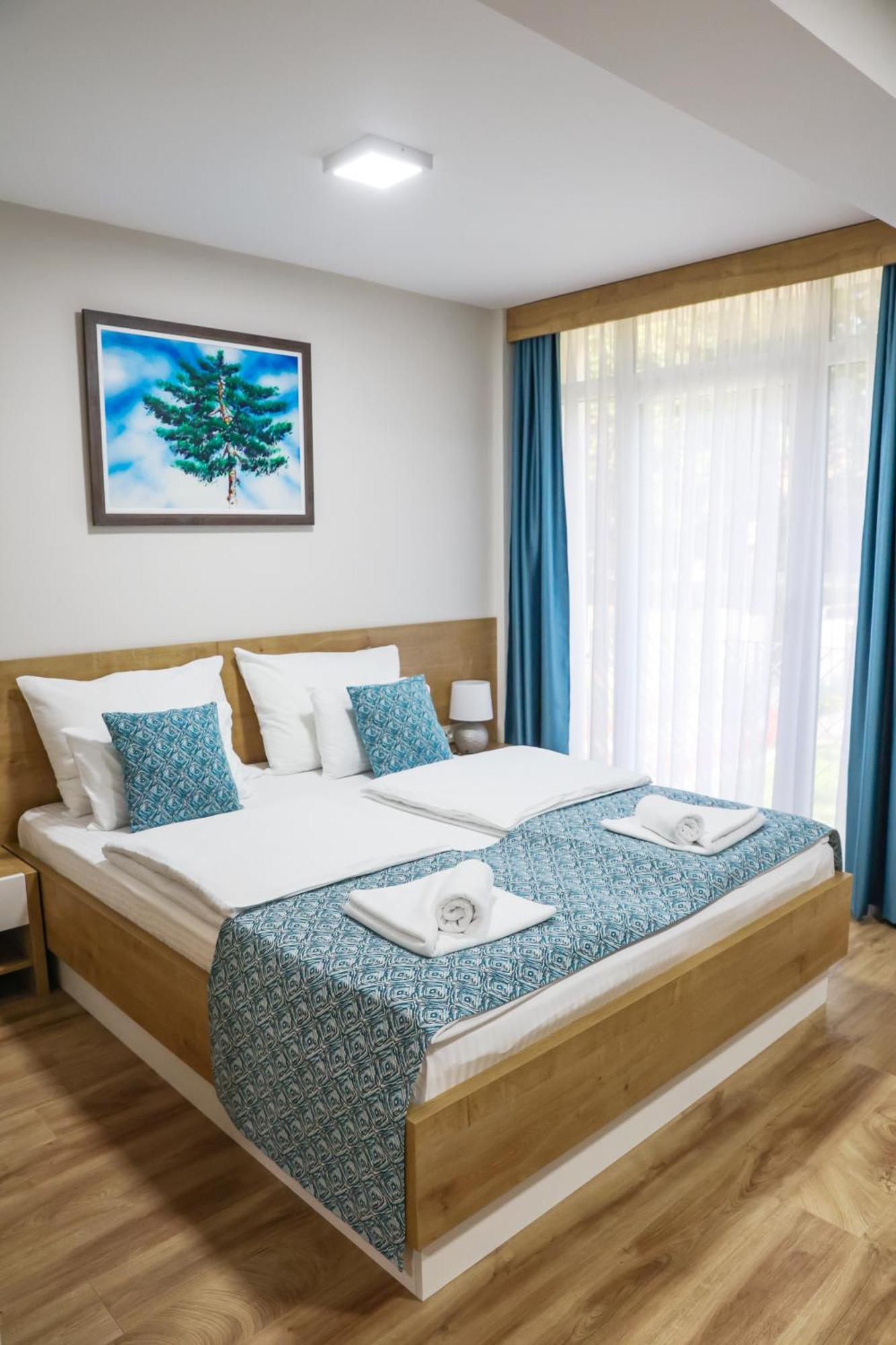 Grand Park Rooms & Apartments Cacak Bagian luar foto