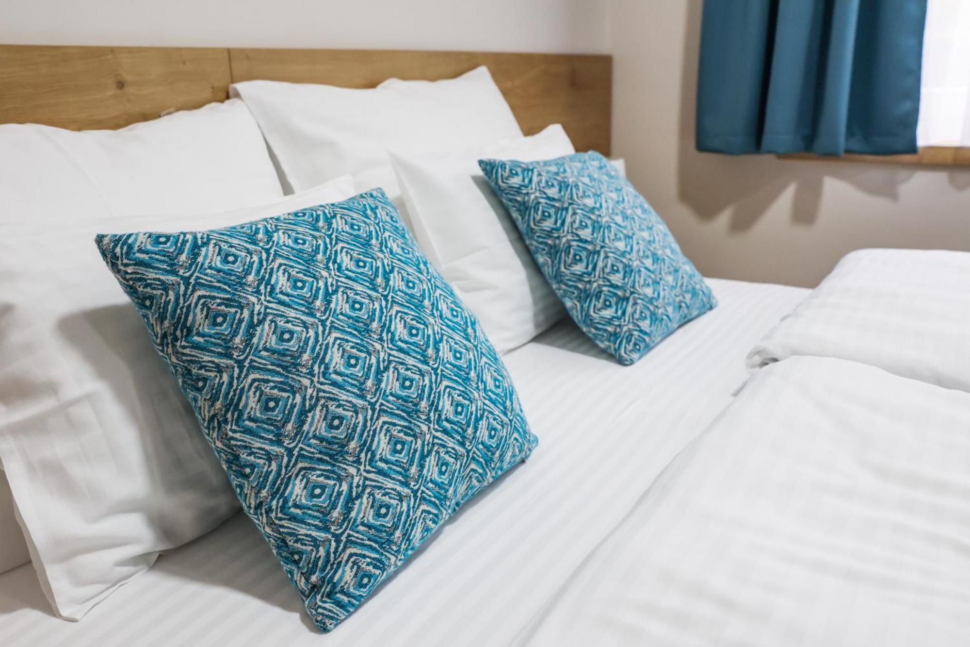 Grand Park Rooms & Apartments Cacak Bagian luar foto