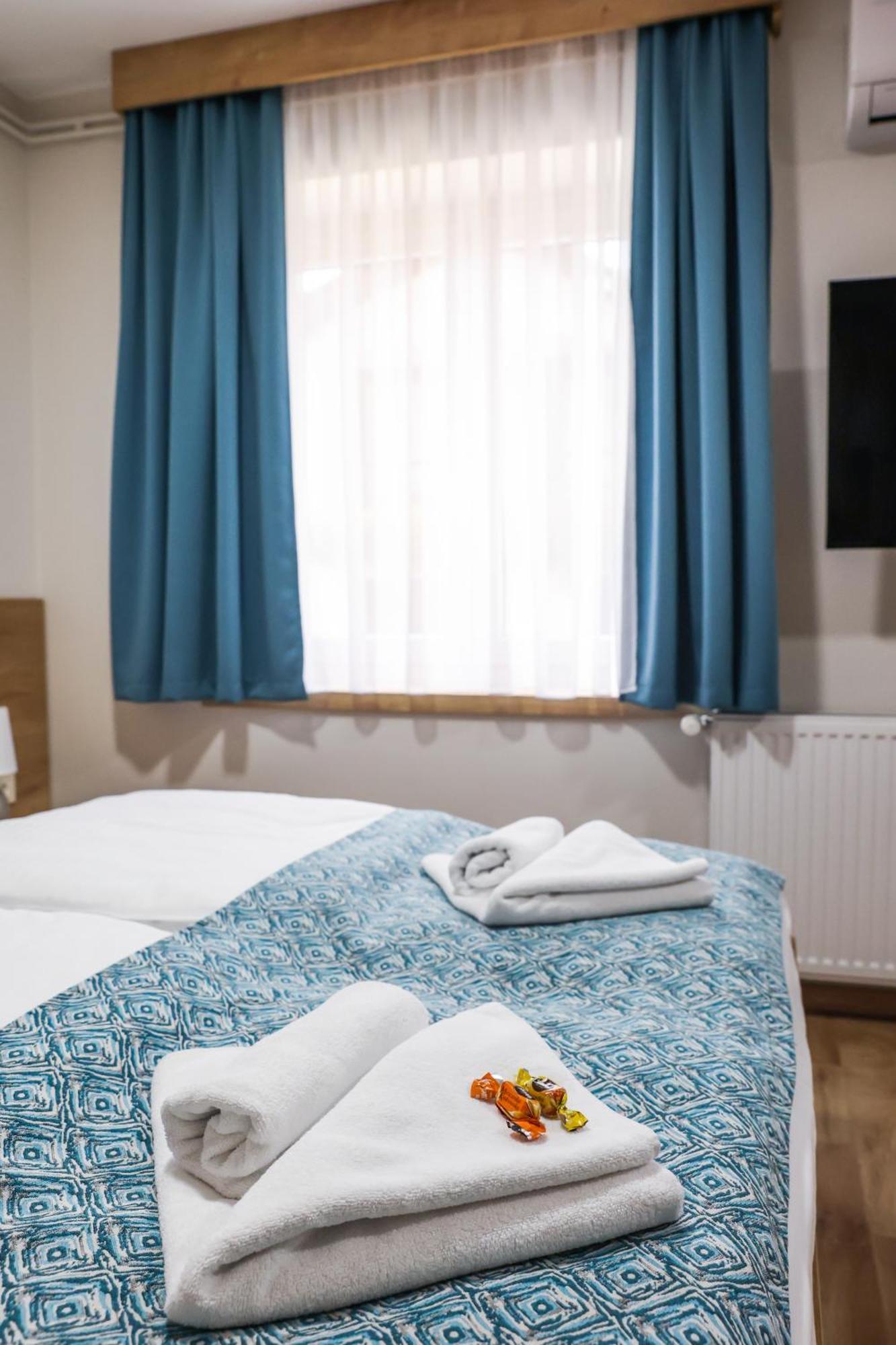 Grand Park Rooms & Apartments Cacak Bagian luar foto