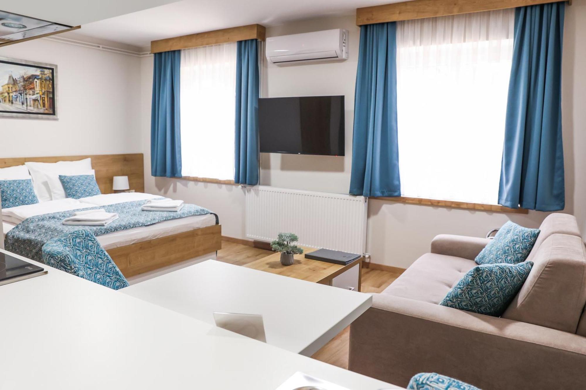 Grand Park Rooms & Apartments Cacak Bagian luar foto